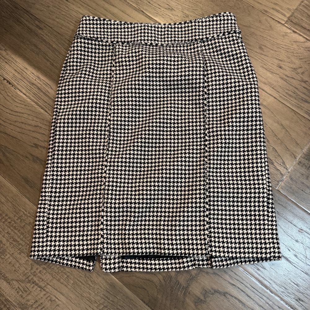 Banana Republic Houndstooth Wool Blend Petite Skirt Size‎ 4 Career Business